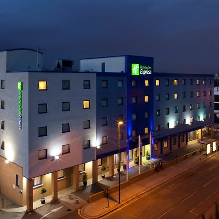 Holiday Inn Express Park Royal By Ihg London Bagian luar foto