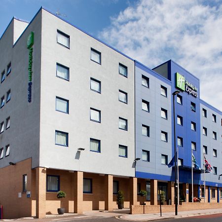 Holiday Inn Express Park Royal By Ihg London Bagian luar foto