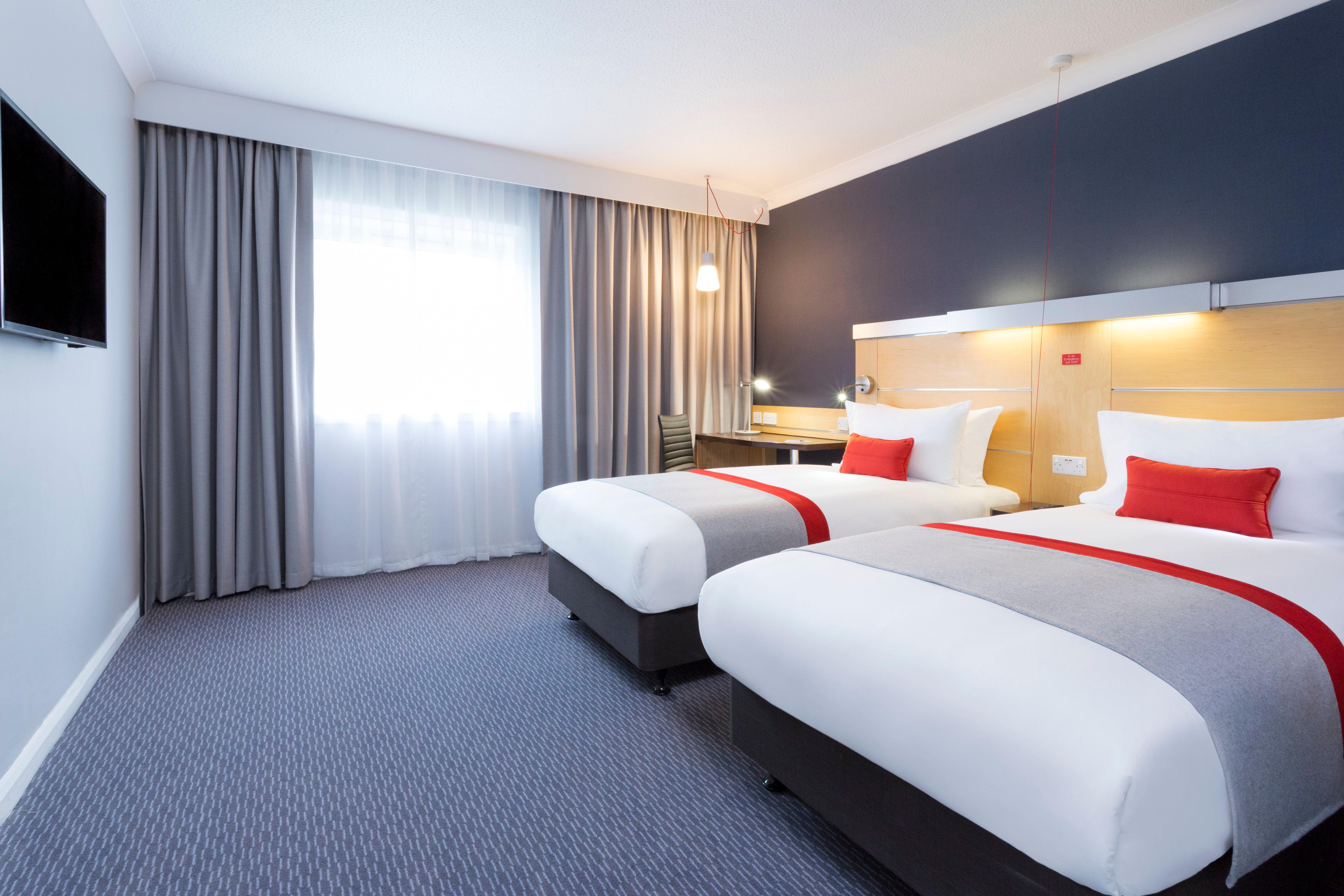 Holiday Inn Express Park Royal By Ihg London Bagian luar foto