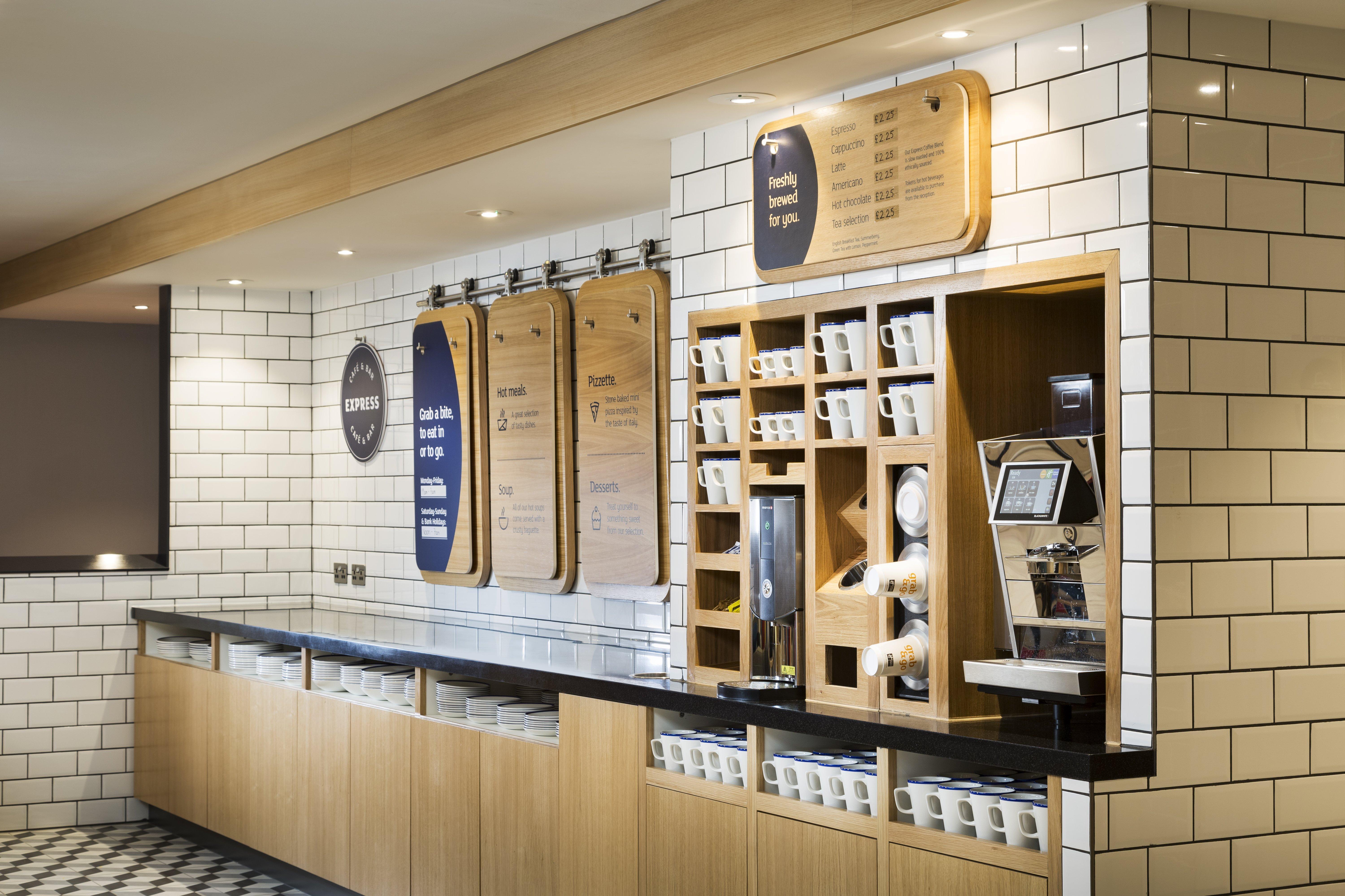 Holiday Inn Express Park Royal By Ihg London Bagian luar foto