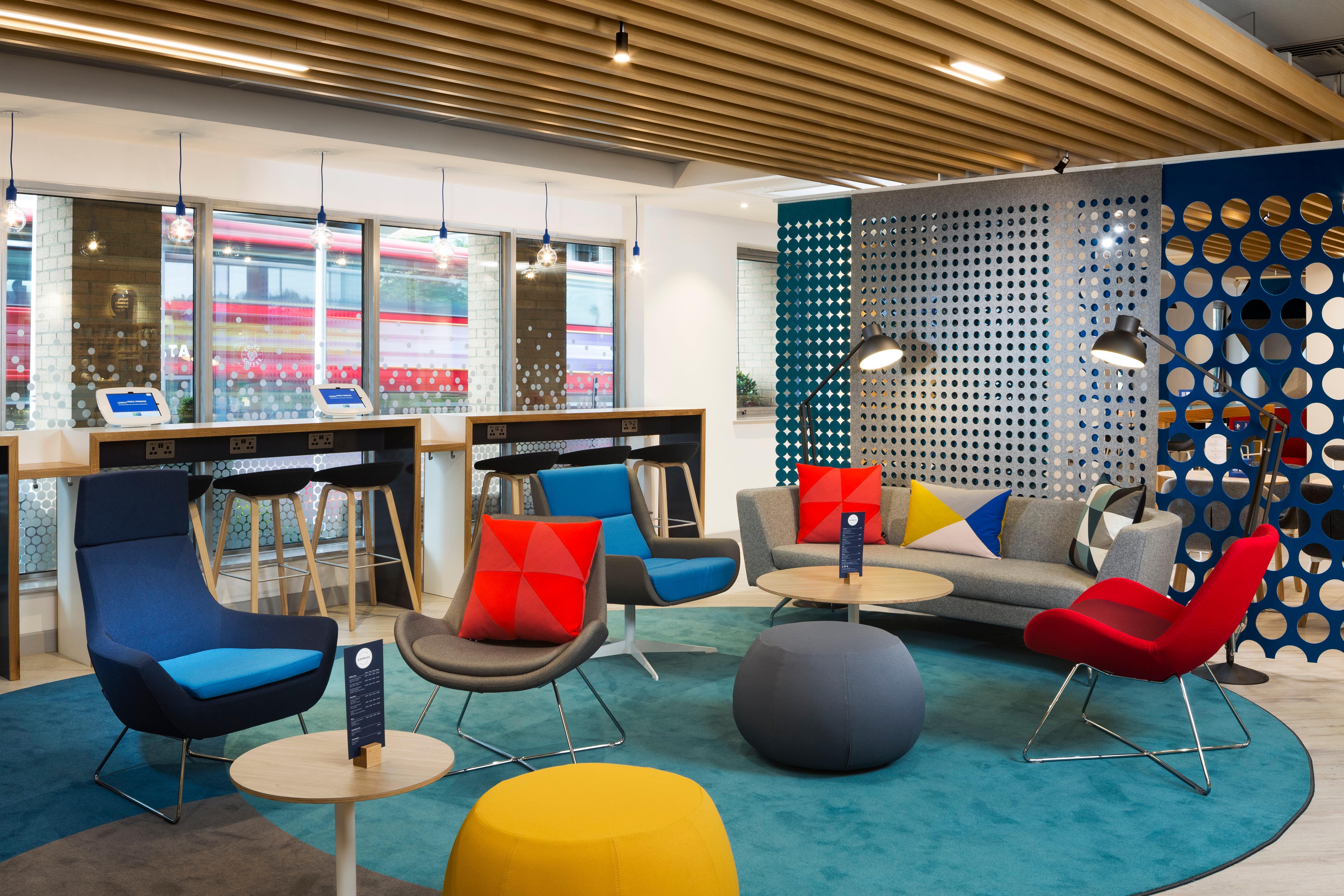 Holiday Inn Express Park Royal By Ihg London Bagian luar foto