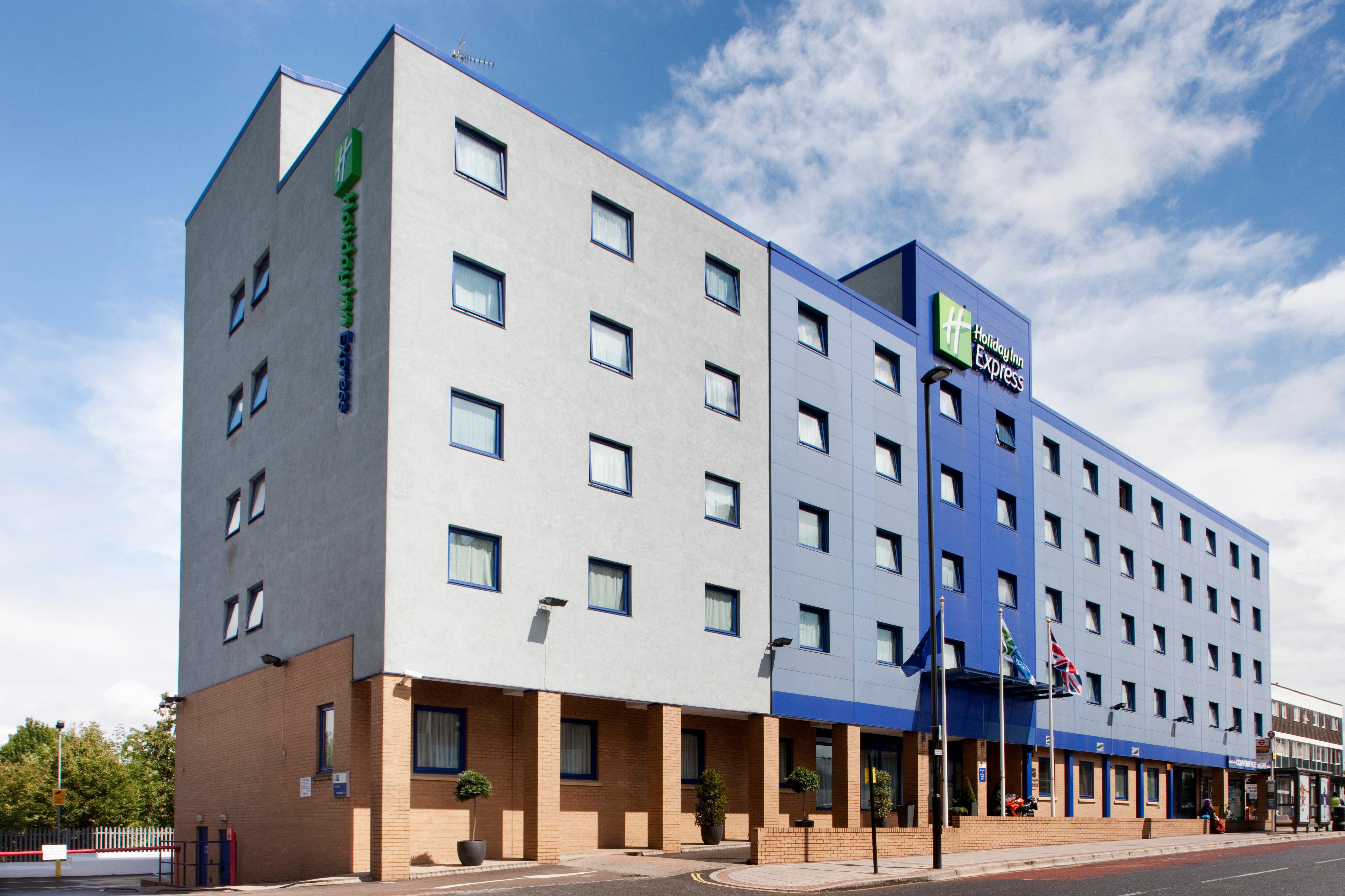 Holiday Inn Express Park Royal By Ihg London Bagian luar foto