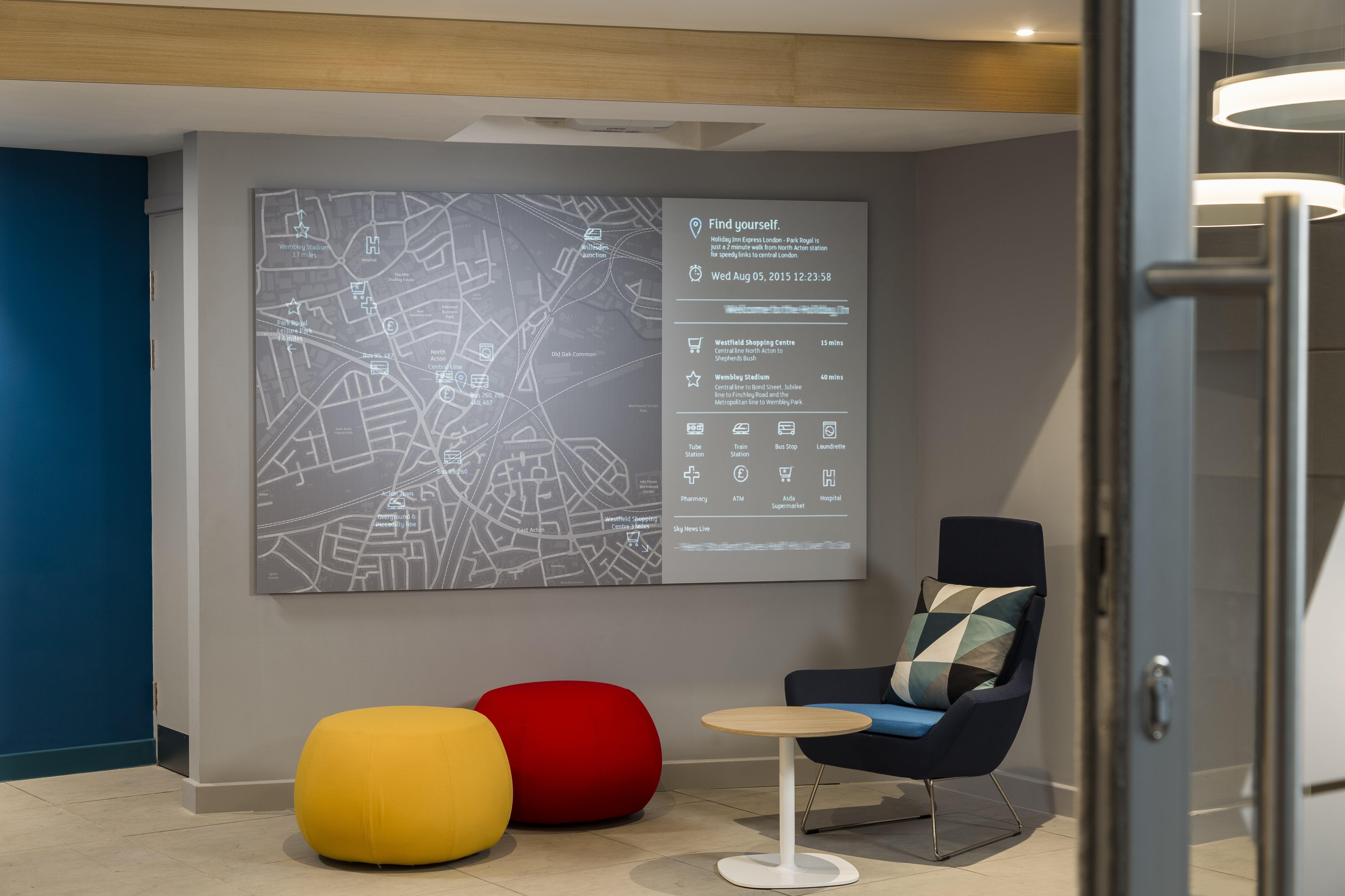 Holiday Inn Express Park Royal By Ihg London Bagian luar foto