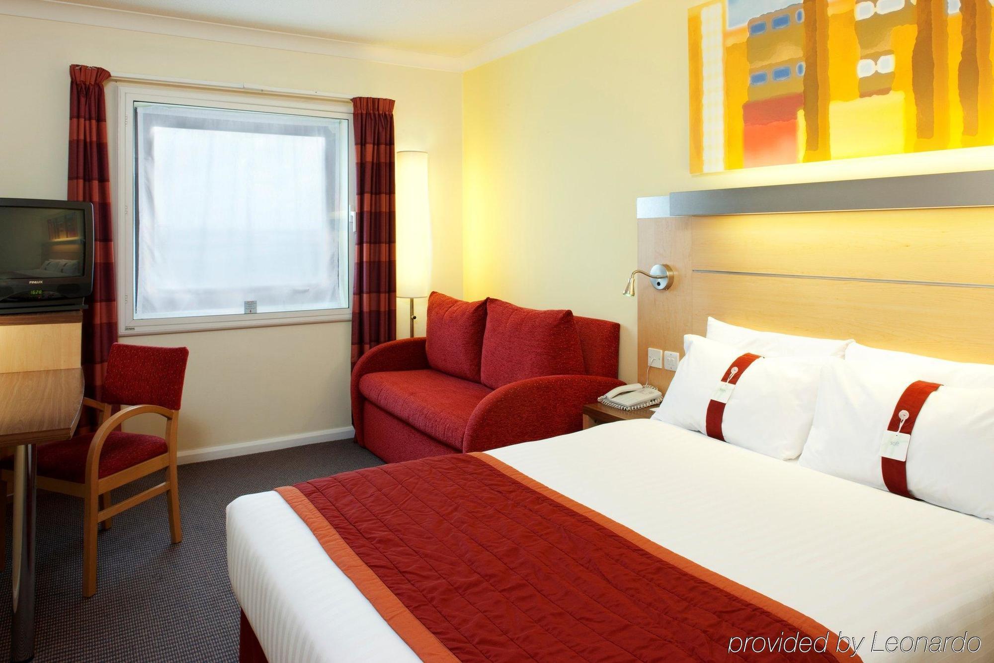 Holiday Inn Express Park Royal By Ihg London Ruang foto