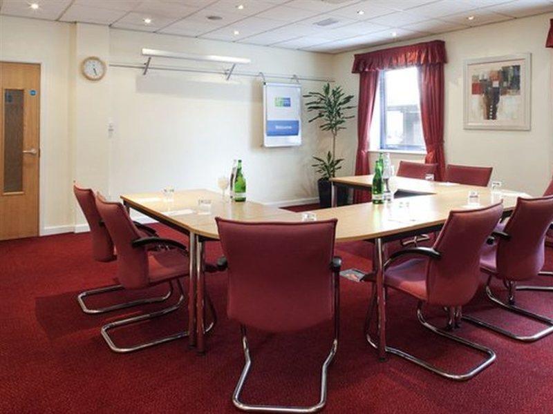 Holiday Inn Express Park Royal By Ihg London Bagian luar foto