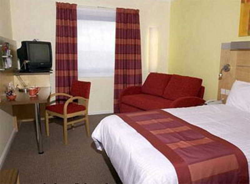 Holiday Inn Express Park Royal By Ihg London Bagian luar foto